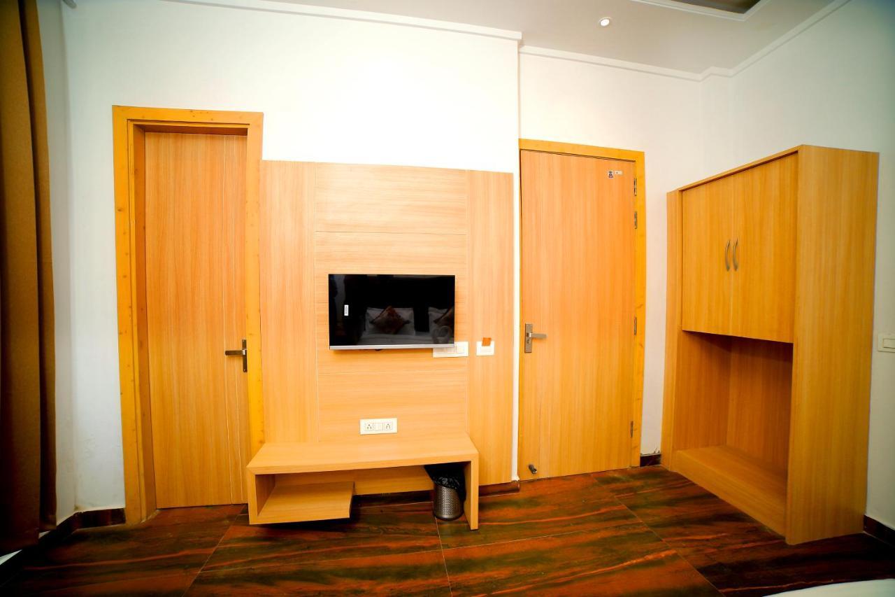 Hotel Diamond View Amritsar Ngoại thất bức ảnh