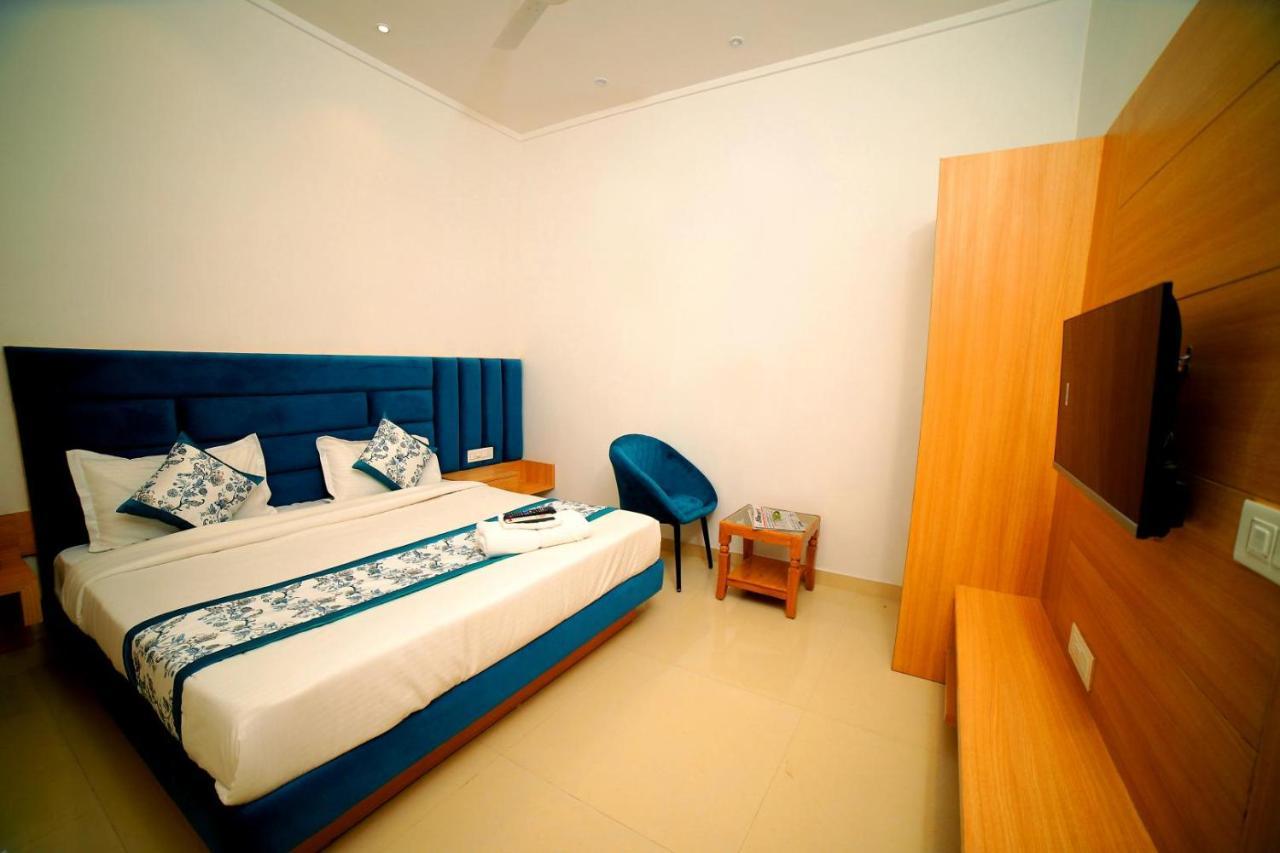 Hotel Diamond View Amritsar Ngoại thất bức ảnh