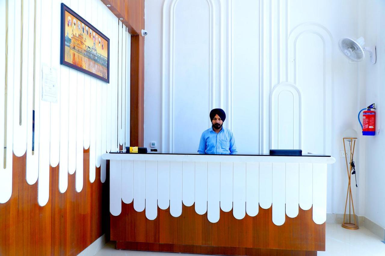 Hotel Diamond View Amritsar Ngoại thất bức ảnh