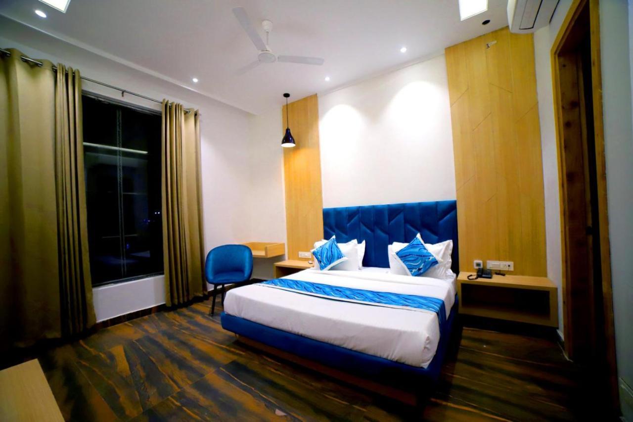Hotel Diamond View Amritsar Ngoại thất bức ảnh